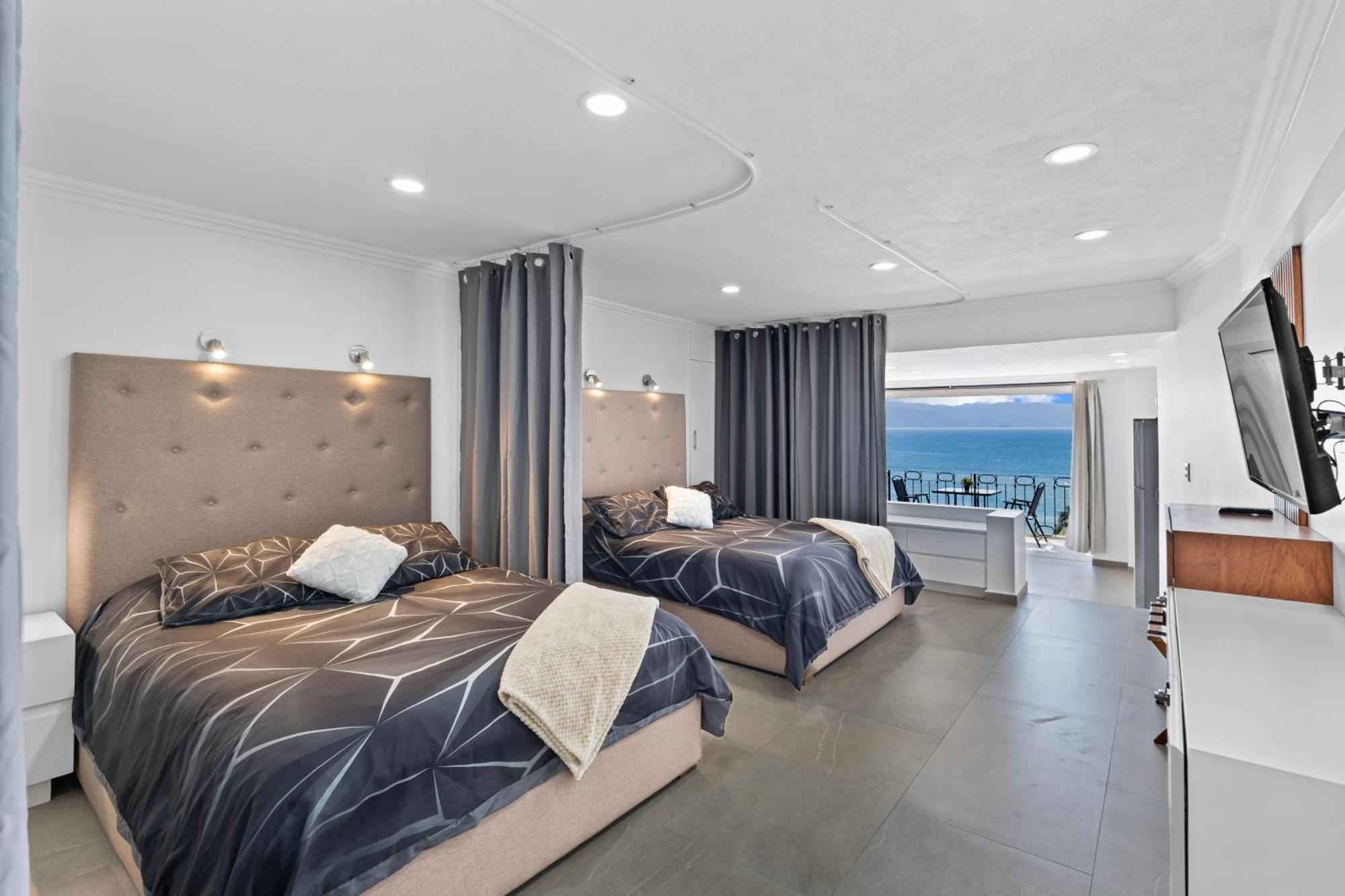 Luxury Condo Just Steps Away From The Beach! بويرتو فالارتا المظهر الخارجي الصورة