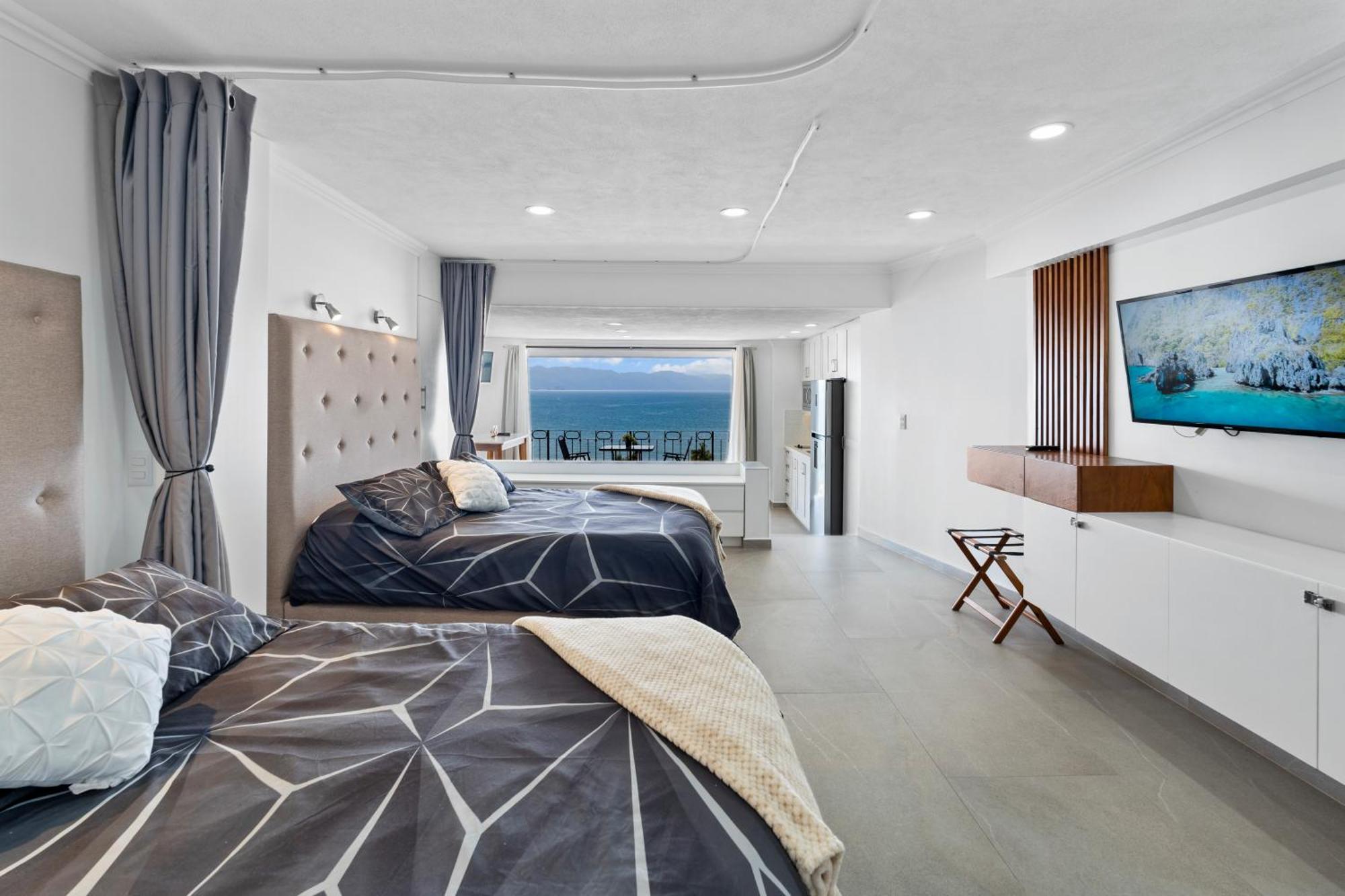 Luxury Condo Just Steps Away From The Beach! بويرتو فالارتا المظهر الخارجي الصورة
